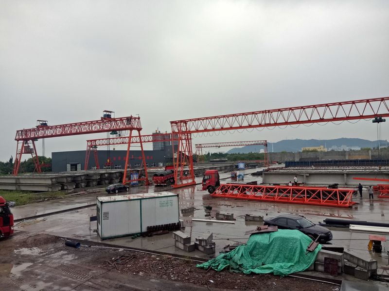 提梁機MGE40+40-36秦山偉（wěi）業建設集團有限公司 (2)